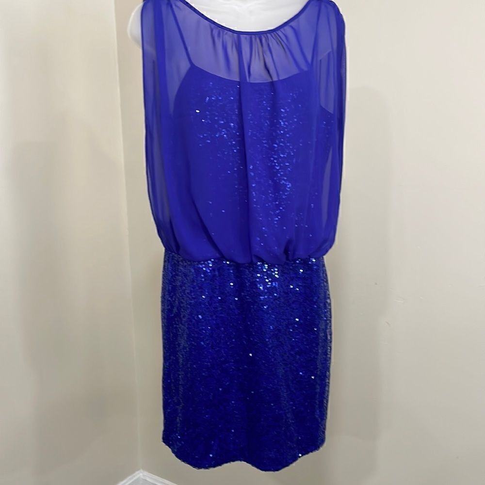 NWOT Adrianna Papell Royal Blue Sequin Dress. Size 6 S small